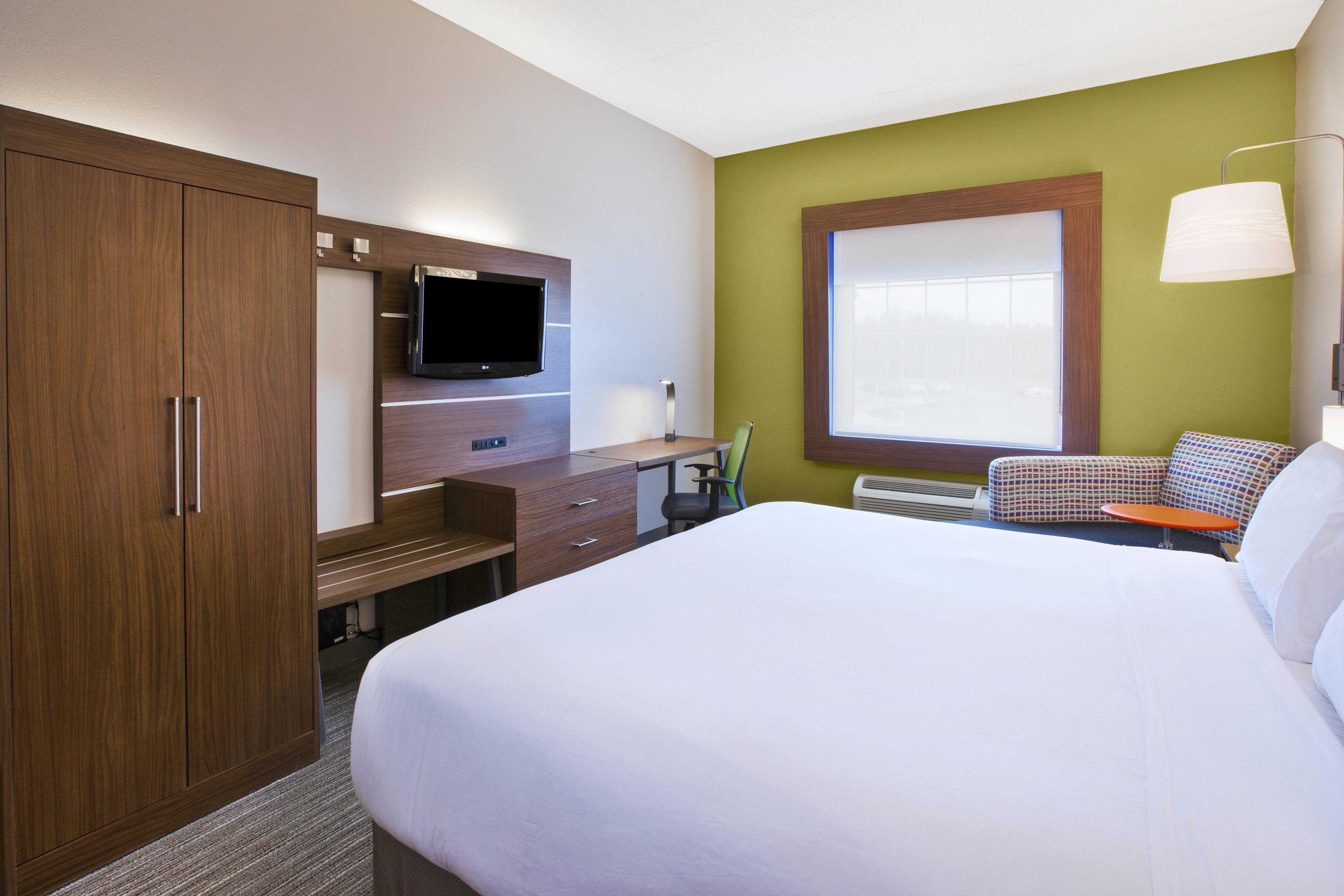 Holiday Inn Express Hotel & Suites Manchester Conference Center By Ihg Exterior photo