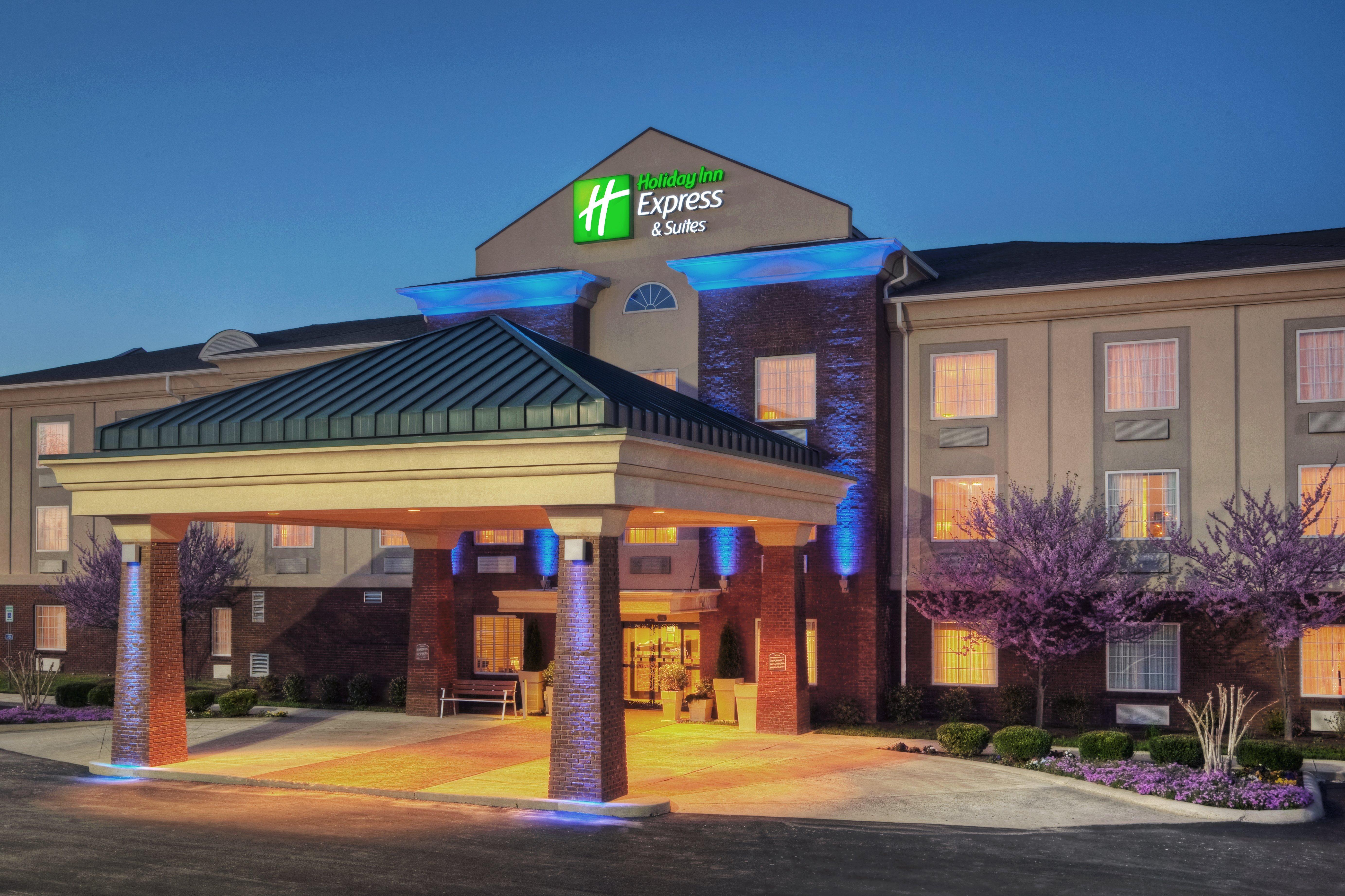 Holiday Inn Express Hotel & Suites Manchester Conference Center By Ihg Exterior photo