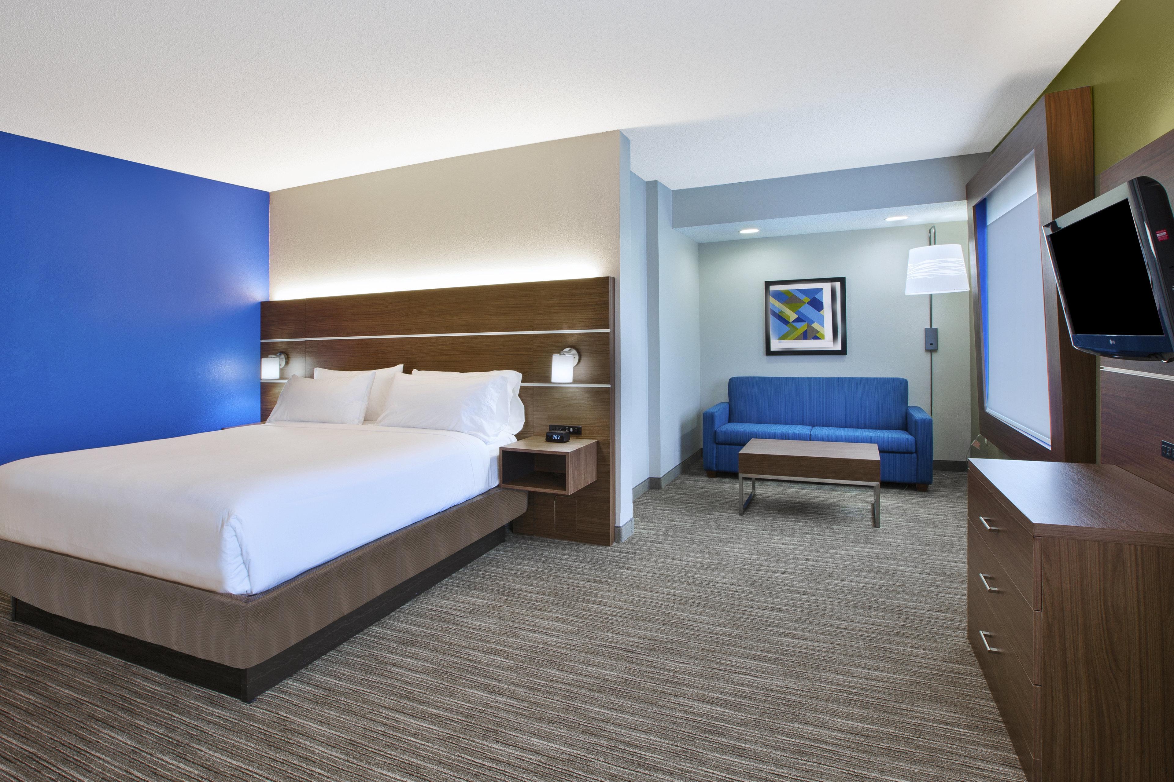 Holiday Inn Express Hotel & Suites Manchester Conference Center By Ihg Exterior photo