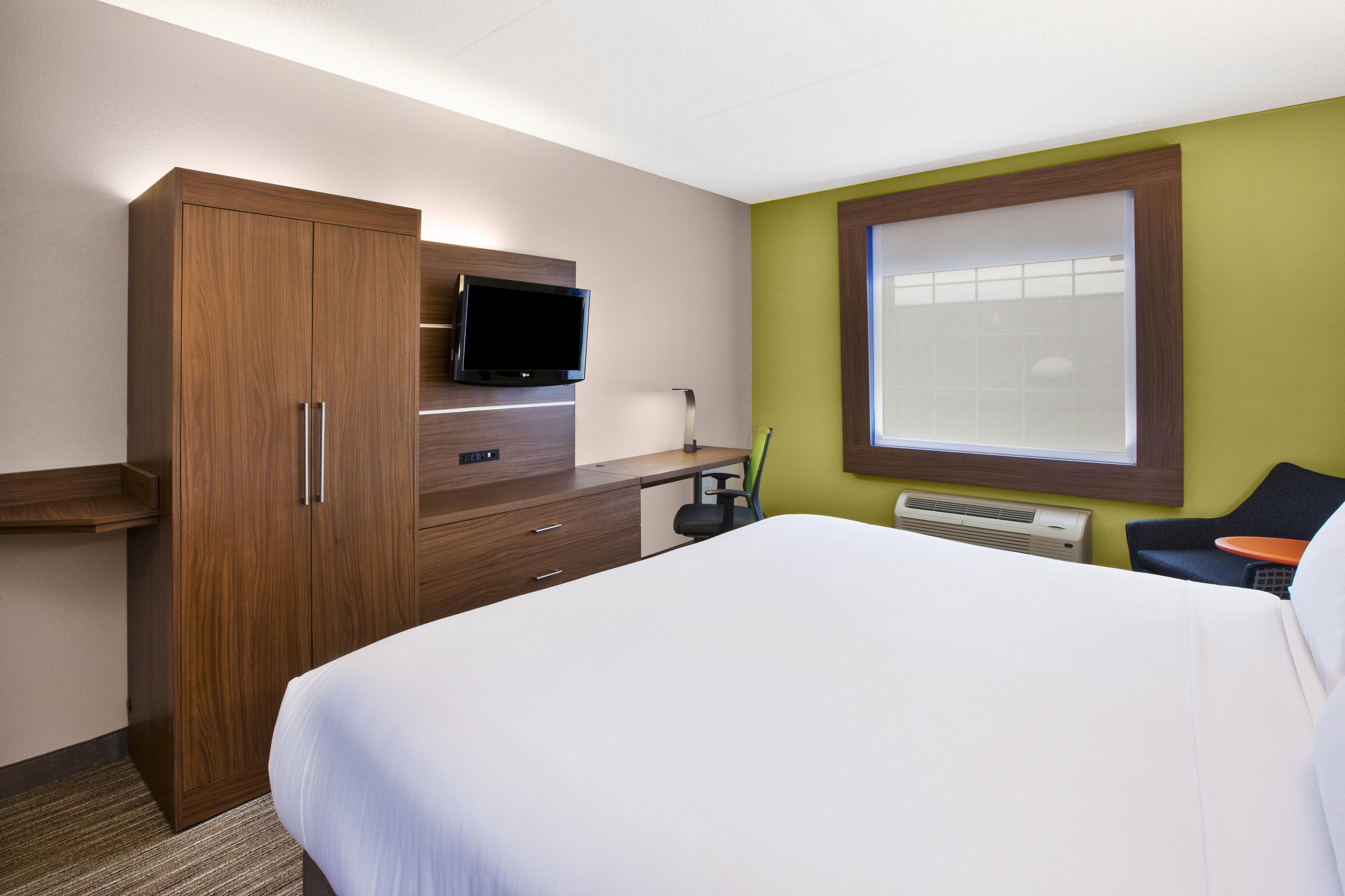 Holiday Inn Express Hotel & Suites Manchester Conference Center By Ihg Exterior photo