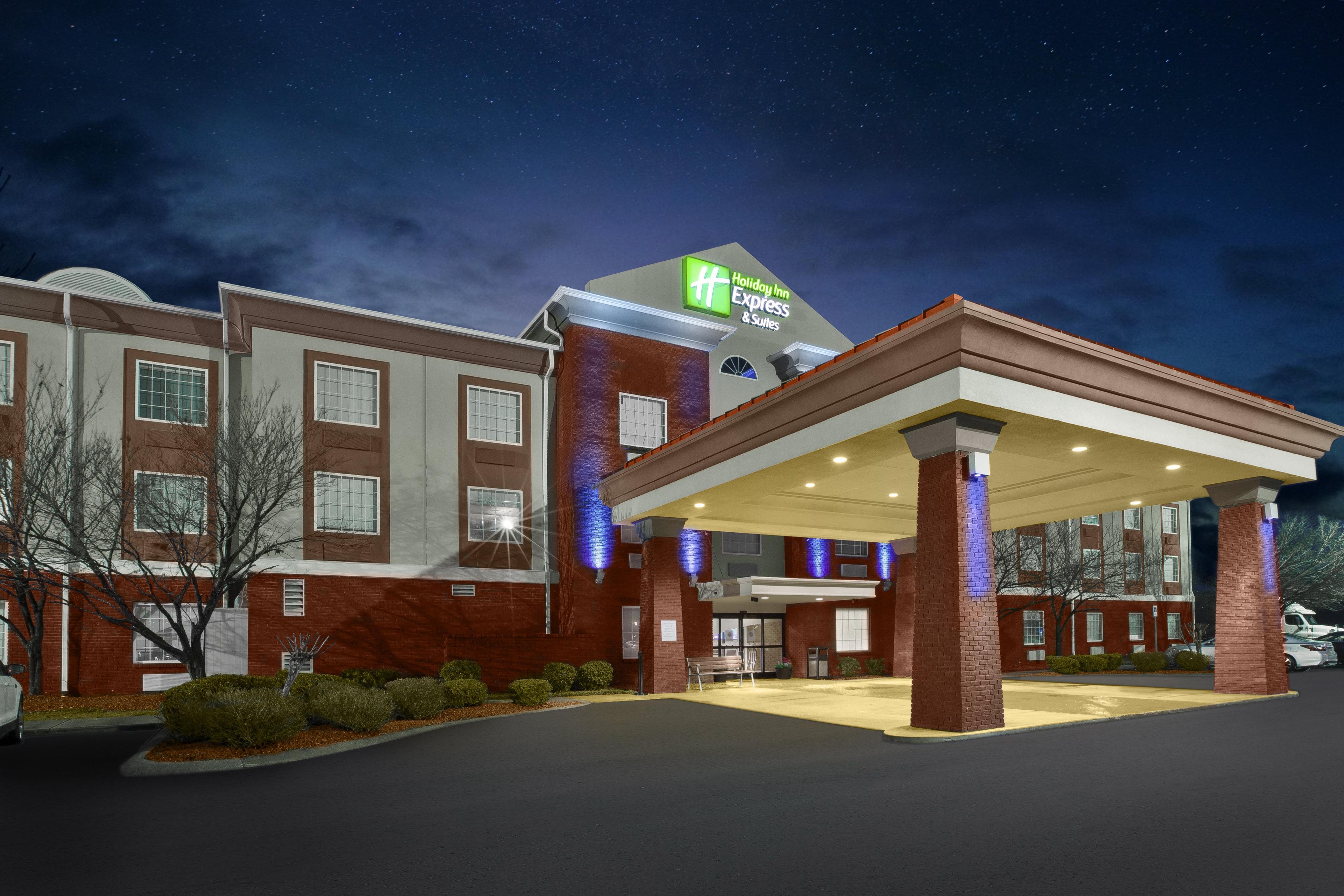 Holiday Inn Express Hotel & Suites Manchester Conference Center By Ihg Exterior photo
